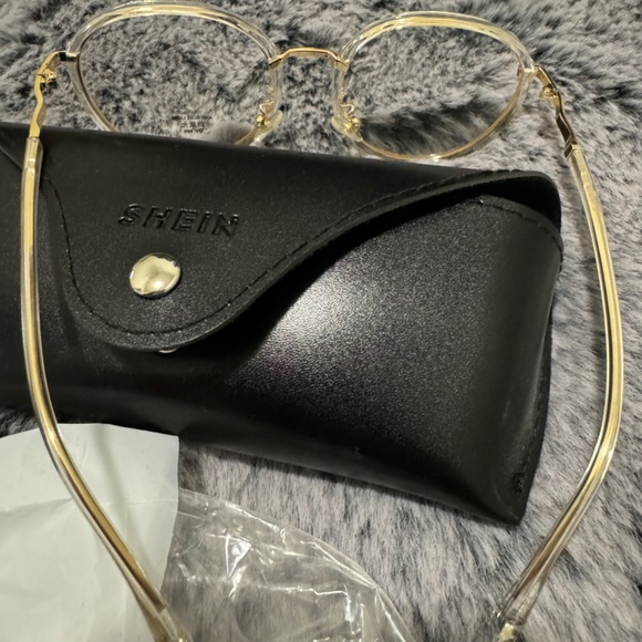 Fashion Eyeglasses - Picture 3 of 5